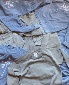 Gris & Azul Capsule